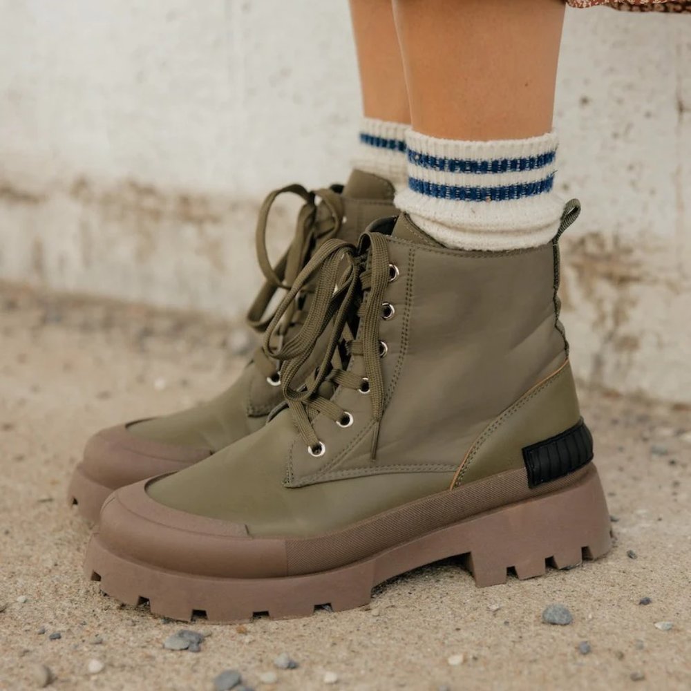 NWOT - Roolee - Soldier Lug Sole Booties - size 7